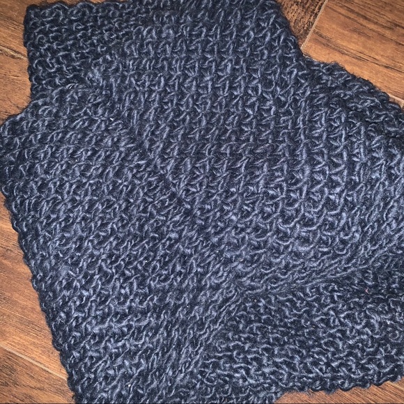 Bundle of Scarves - Picture 7 of 12